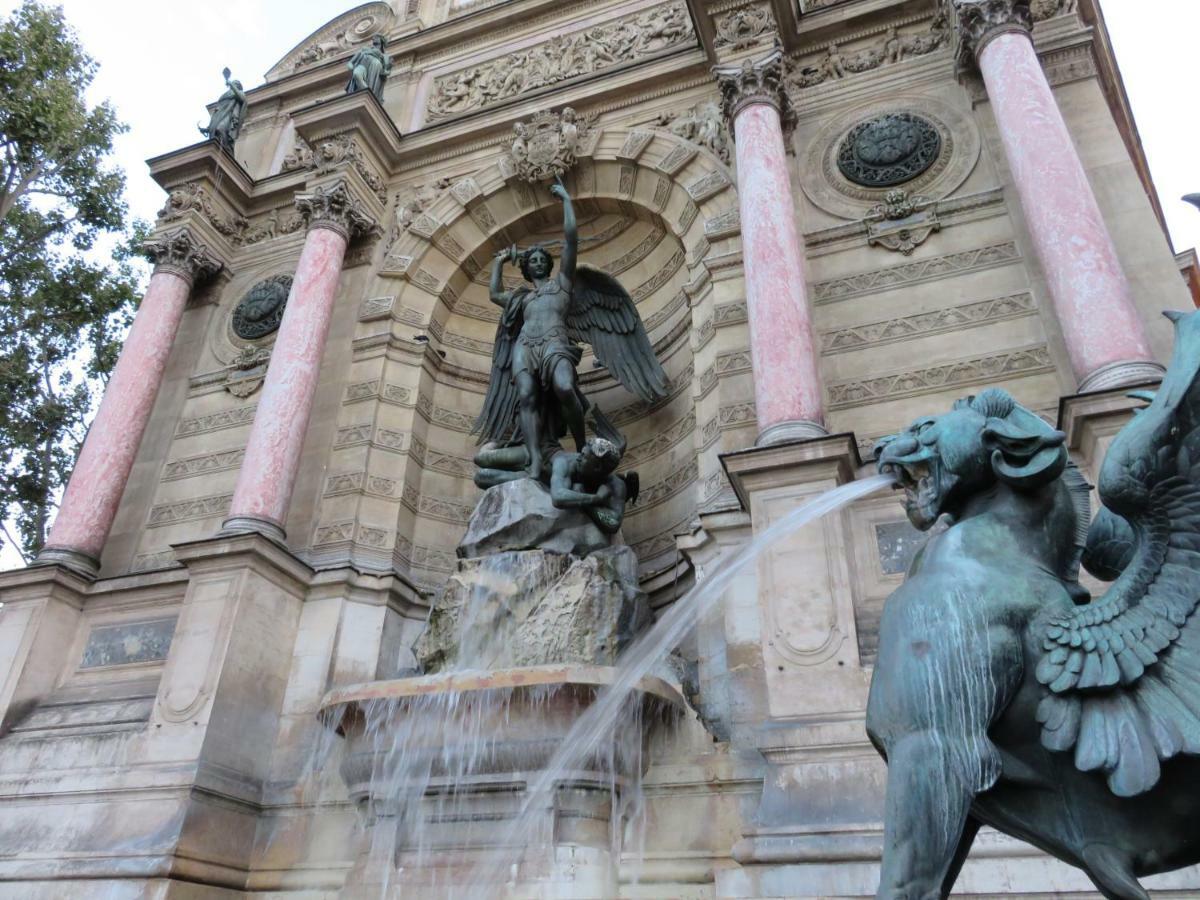 Love Nest In Saint-Michel باريس المظهر الخارجي الصورة